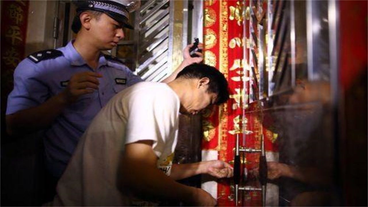 阜阳请开锁师傅开了锁后，师傅为什么一般都不进门，就算主人请也不进去？